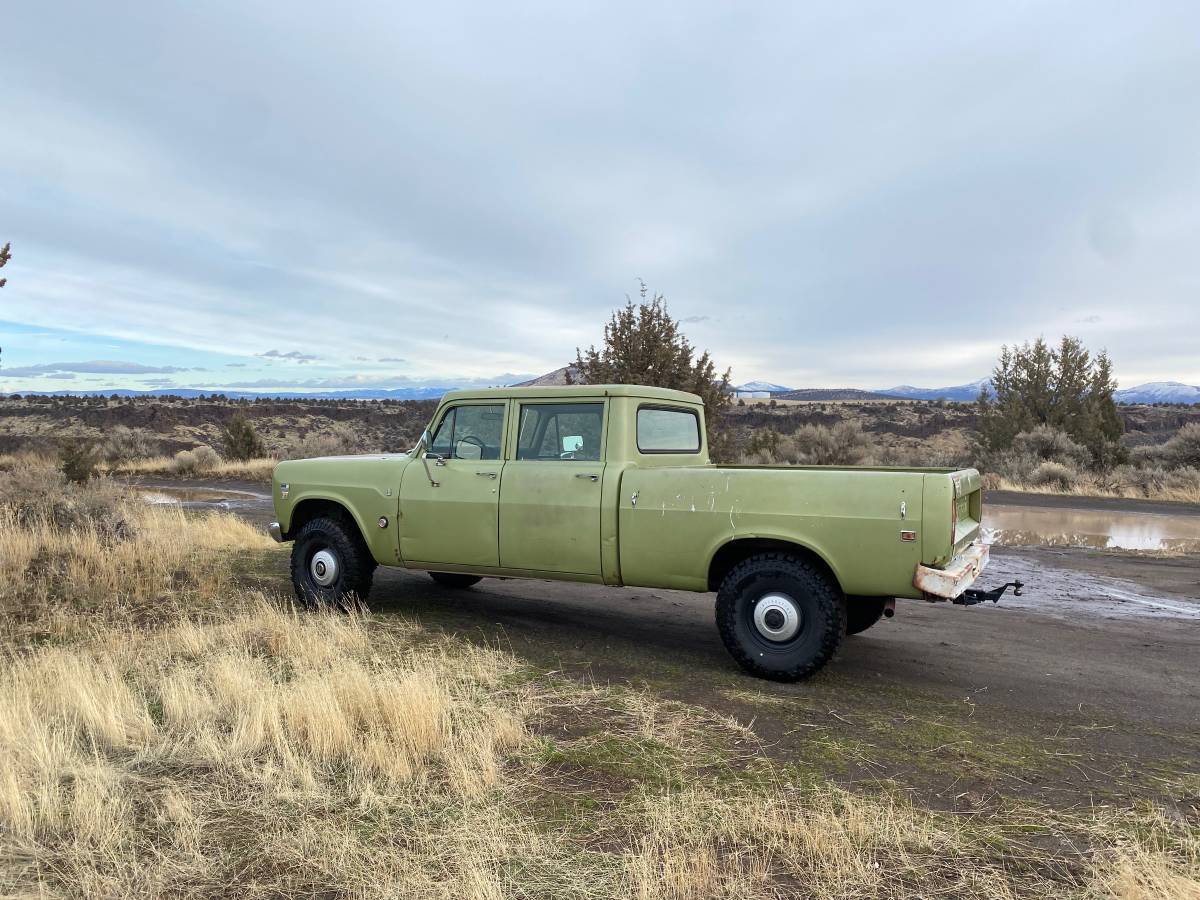International-harvester-1210-1971-green-3