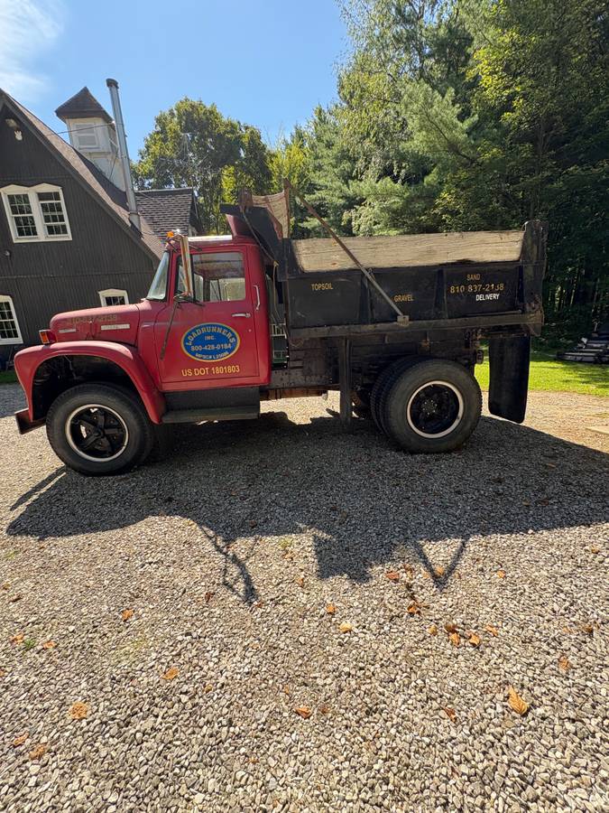 International-harvester-dump-truck-1973-red-3