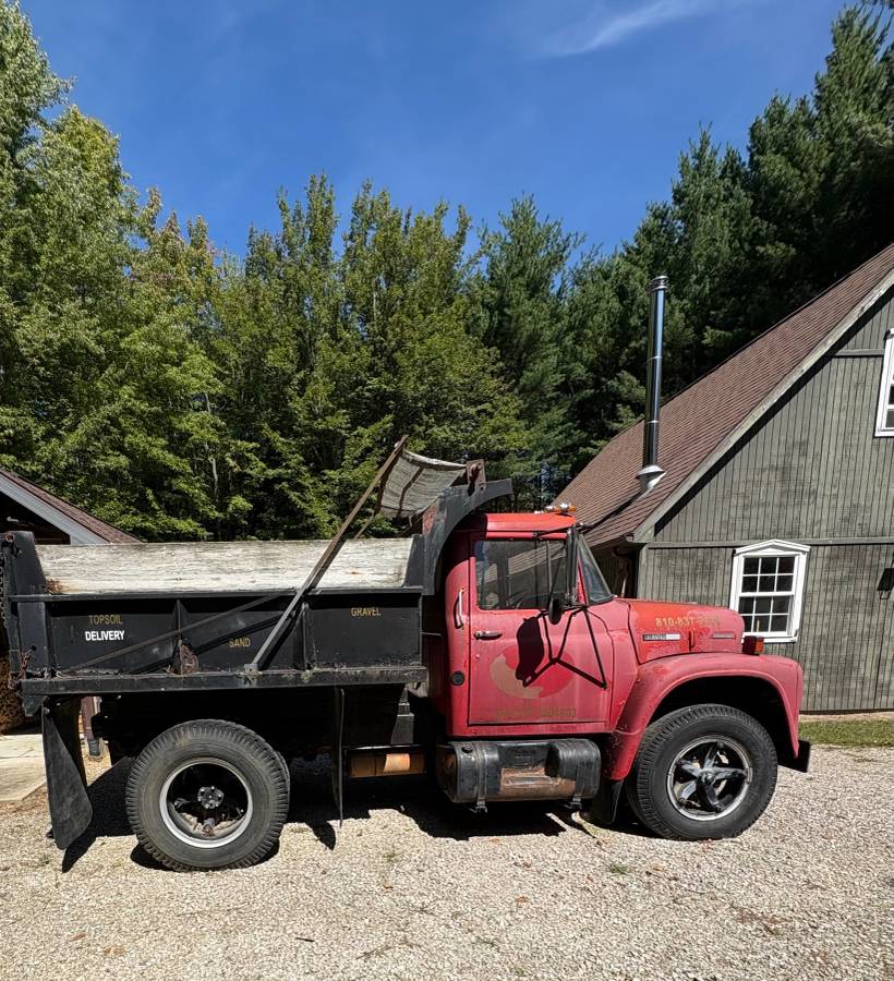 International-harvester-dump-truck-1973-red-7