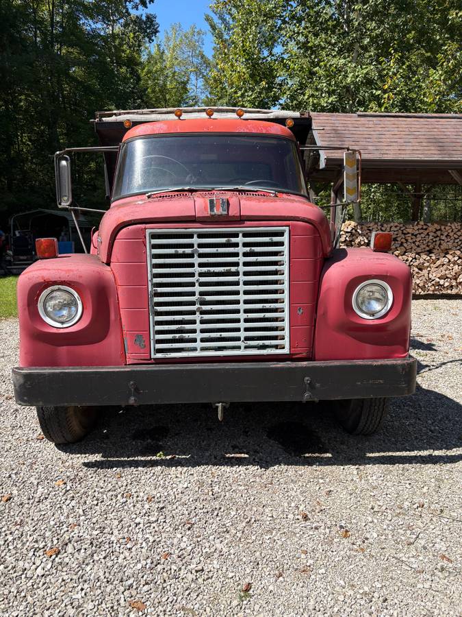 International-harvester-dump-truck-1973-red-8