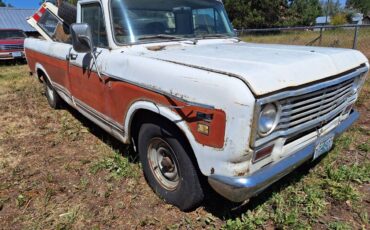 International-harvester-travelall-1973-16