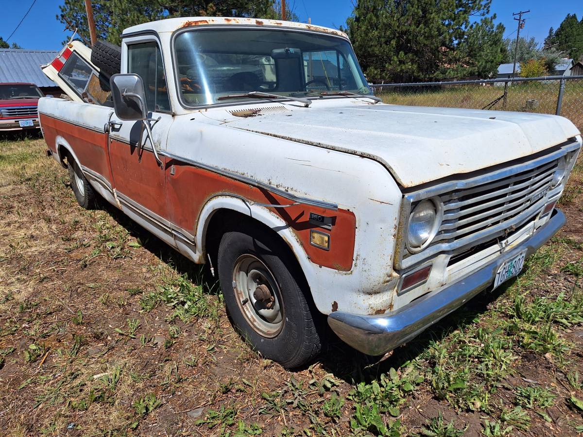 International-harvester-travelall-1973-16