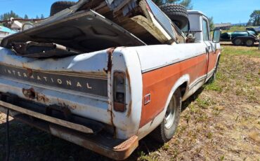 International-harvester-travelall-1973-4