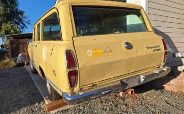 International-harvester-travelall-1973-7
