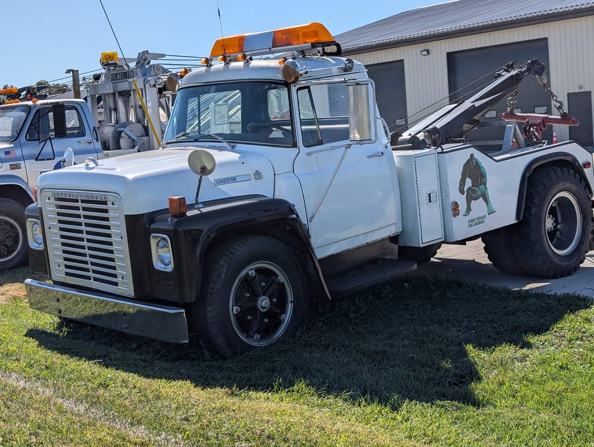 International-loadstar-1600-diesel-1977-white-2