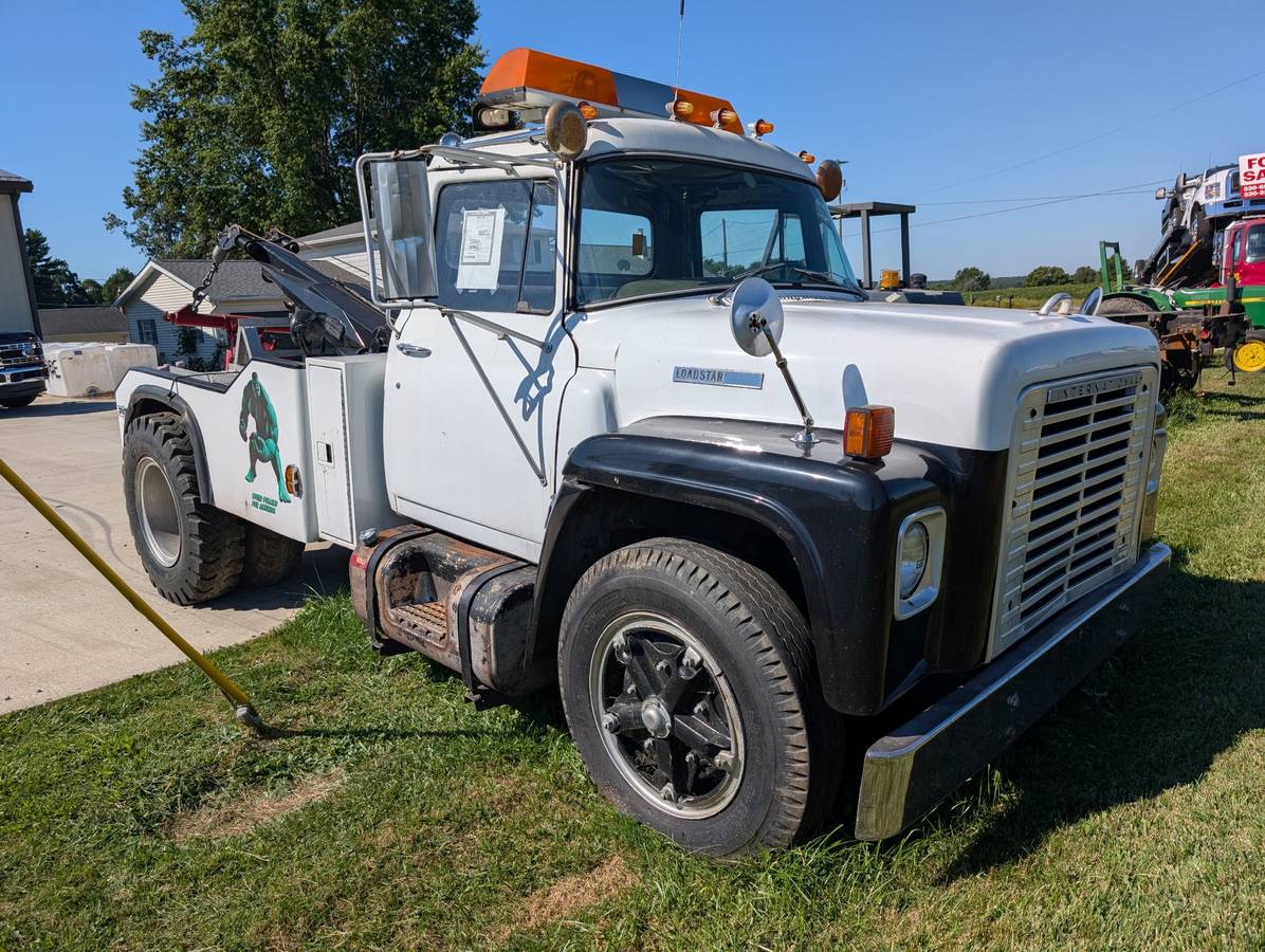 International-loadstar-1600-diesel-1977-white-4