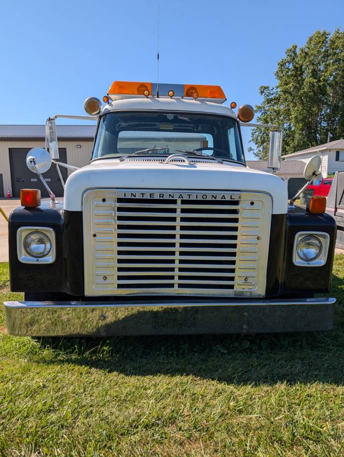 International-loadstar-1600-diesel-1977-white-5