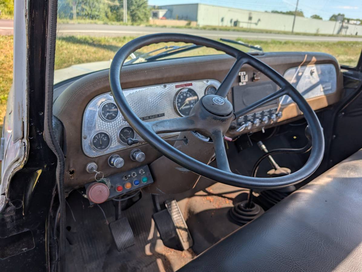 International-loadstar-1600-diesel-1977-white-7