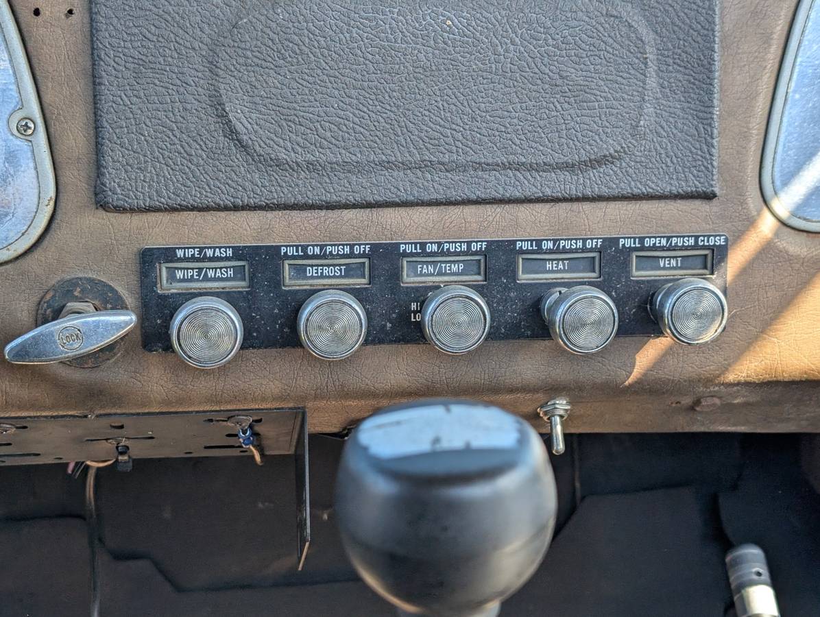 International-loadstar-1600-diesel-1977-white-8
