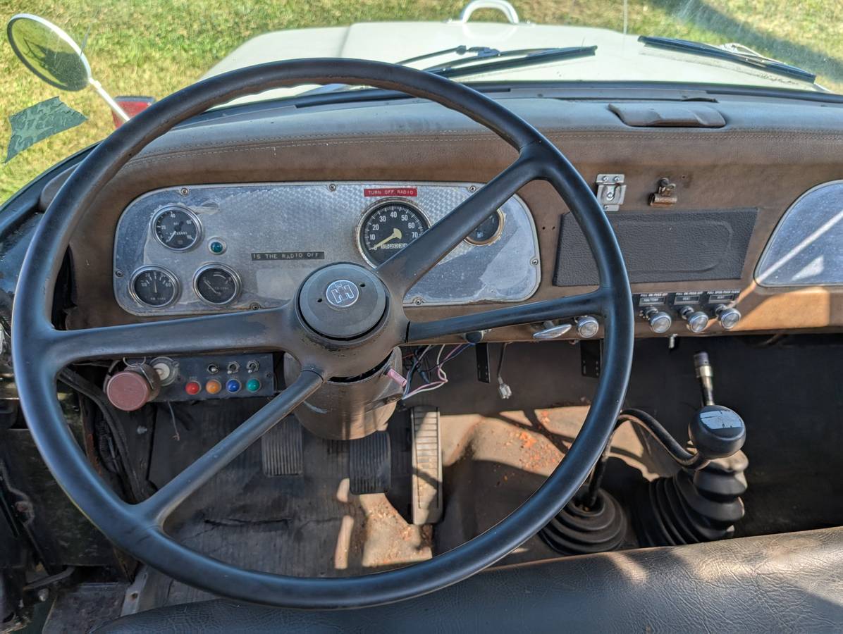 International-loadstar-1600-diesel-1977-white-9