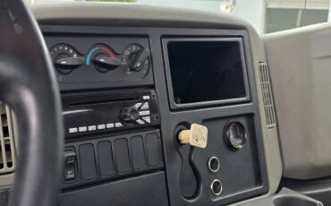 International-ma025-durastar-4300-diesel-1985-white-16