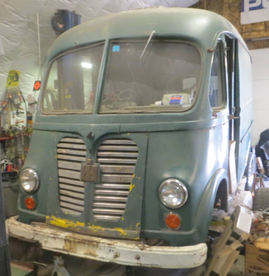 International-metro-van-1963-green-16