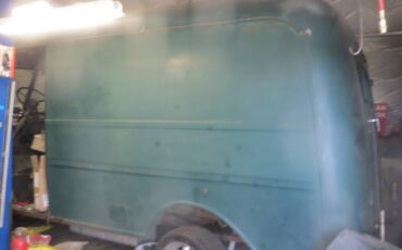 International-metro-van-1963-green-17