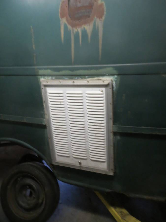 International-metro-van-1963-green-8