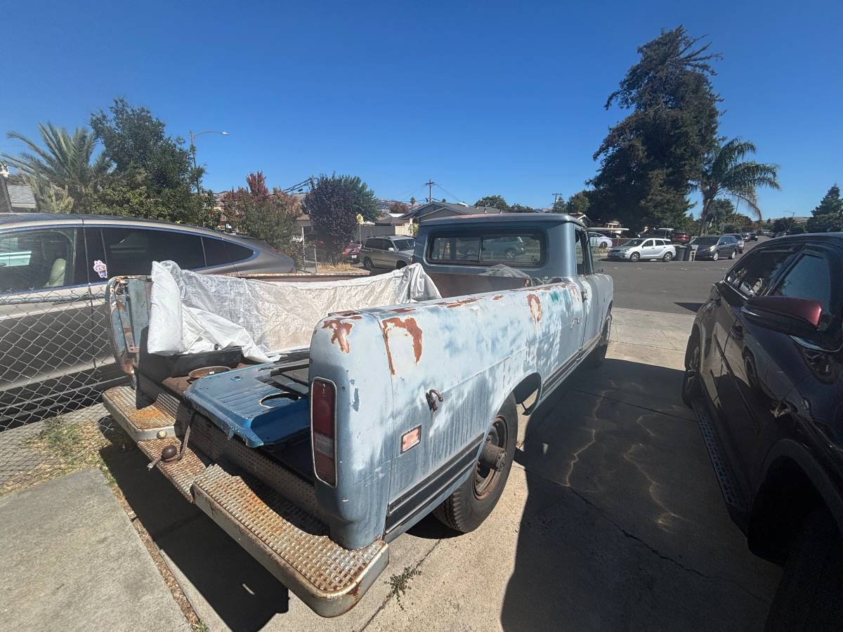 International-truck-1970-6