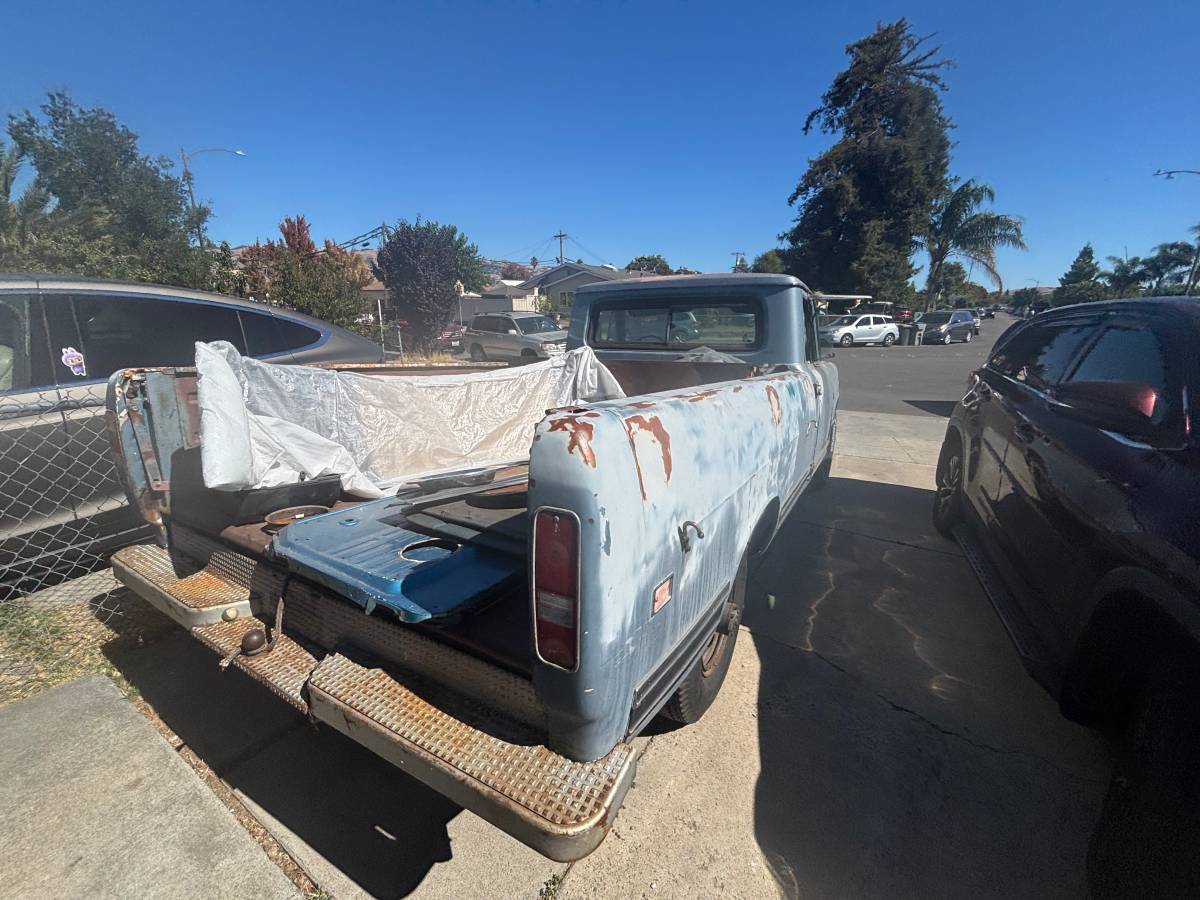 International-truck-1970-7