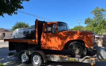 International-v-130-1962-orange-11
