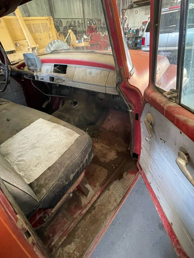 International-v-130-1962-orange-3
