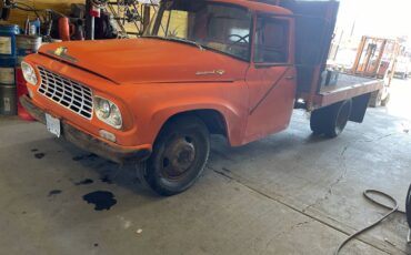 International-v-130-1962-orange