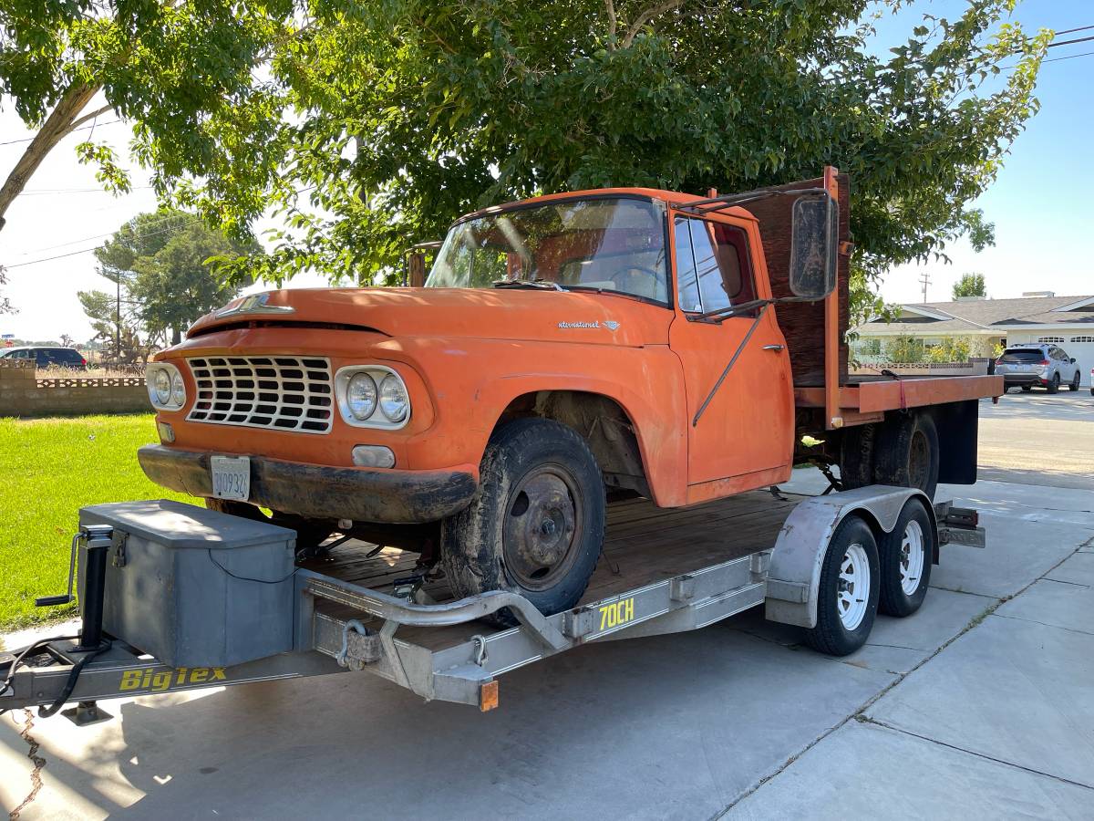 International-v-130-1962-orange-7