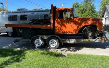 International-v-130-1962-orange-9