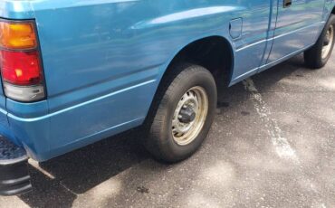 Isuzu-1989-blue-2