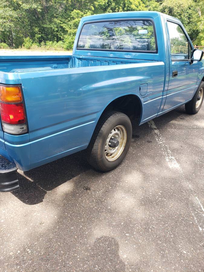 Isuzu-1989-blue-2