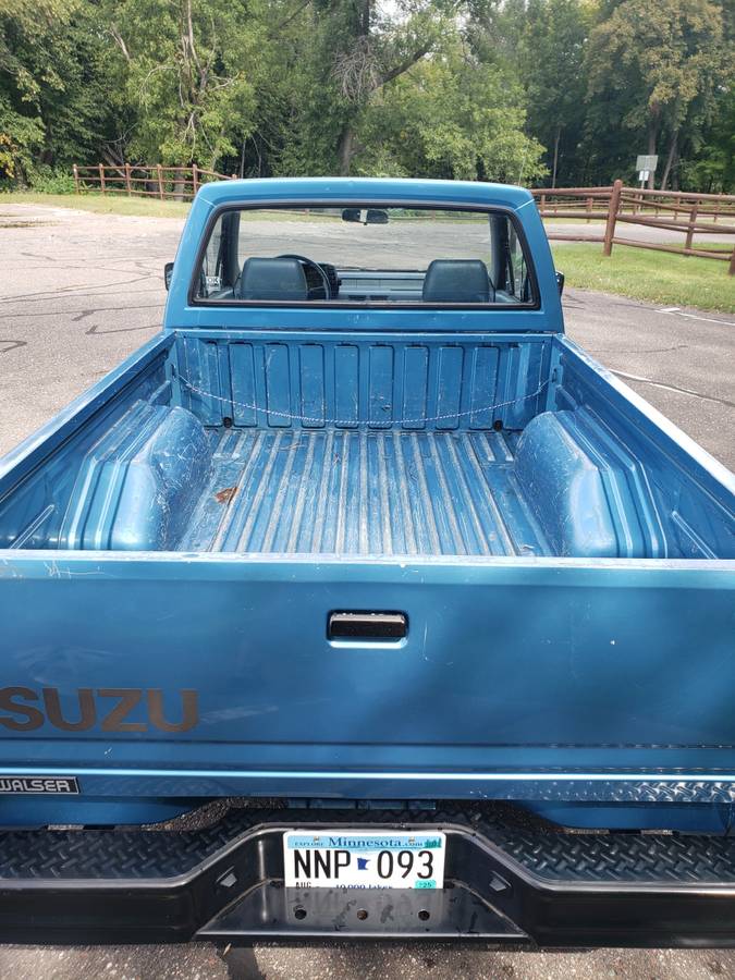 Isuzu-1989-blue-4