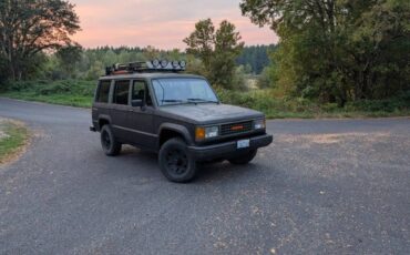 Isuzu-trooper-1988-10