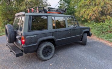 Isuzu-trooper-1988-2