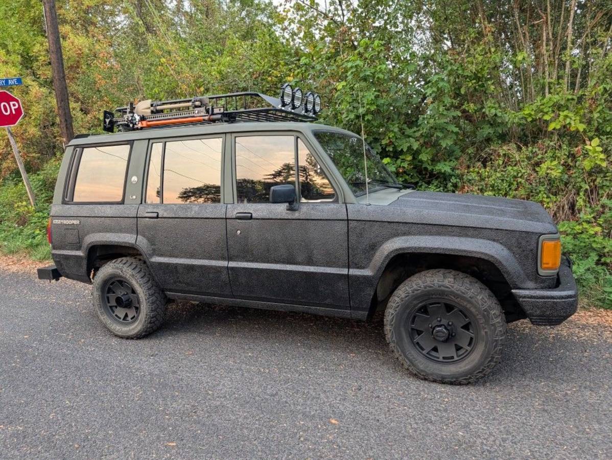 Isuzu-trooper-1988-5