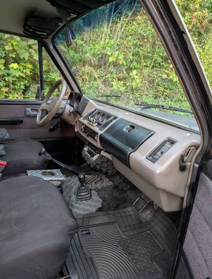 Isuzu-trooper-1988-8