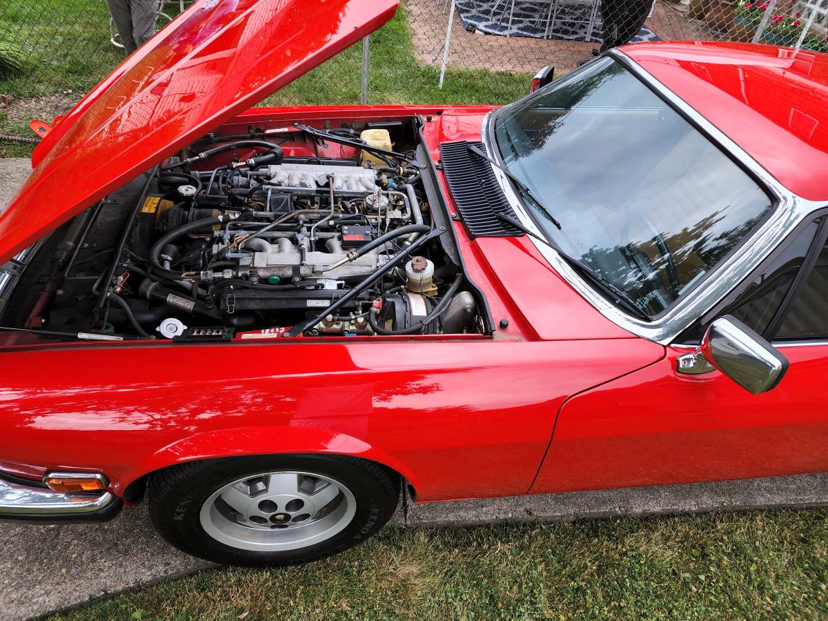 Jaguar-1986-red-1