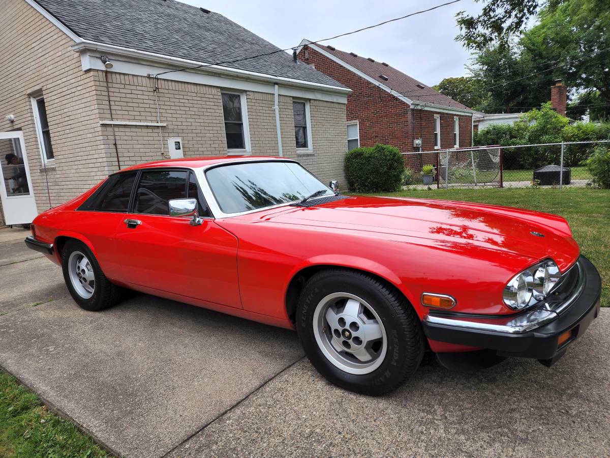 Jaguar-1986-red-6