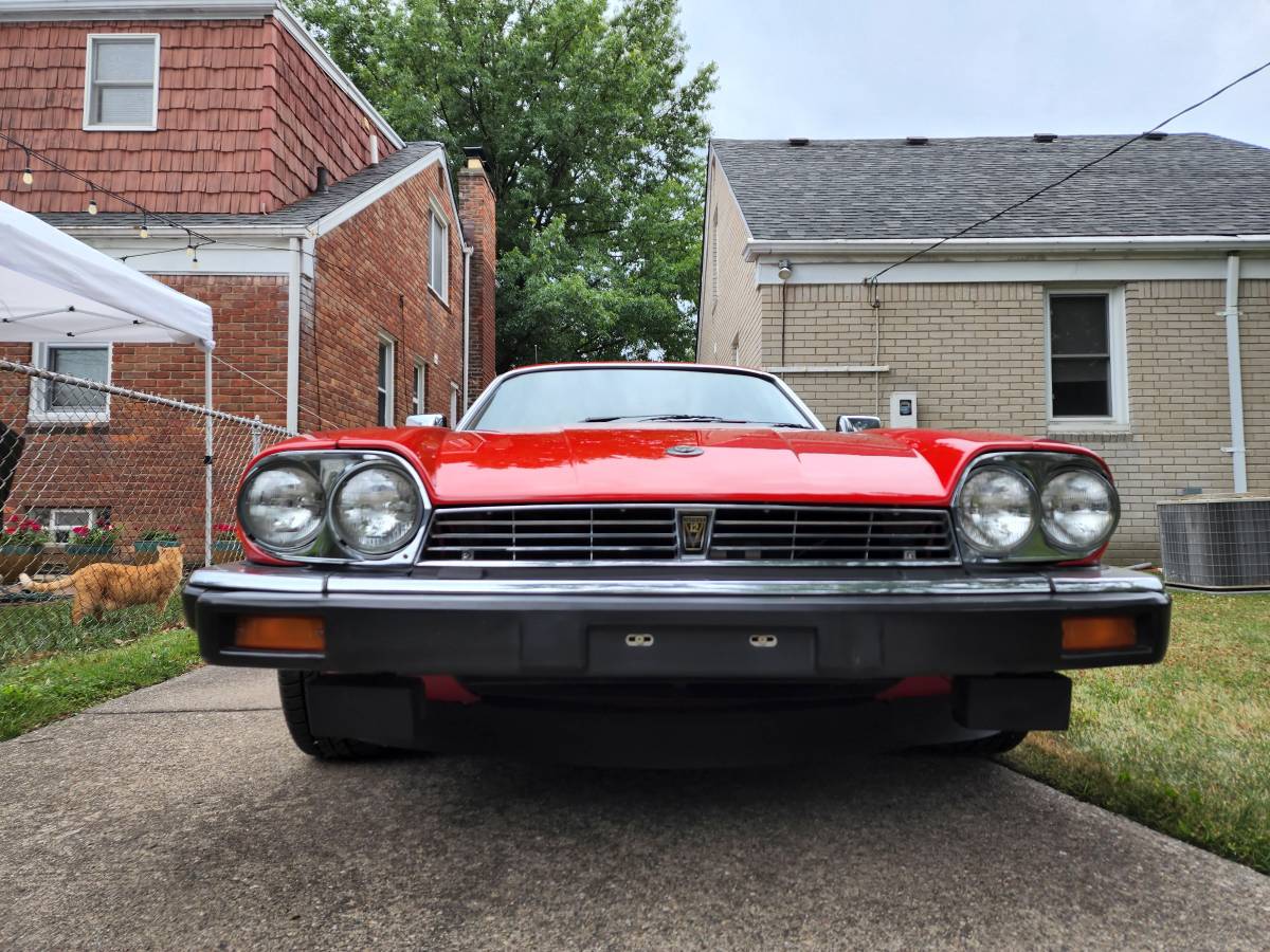 Jaguar-1986-red-7