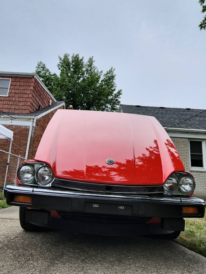 Jaguar-1986-red