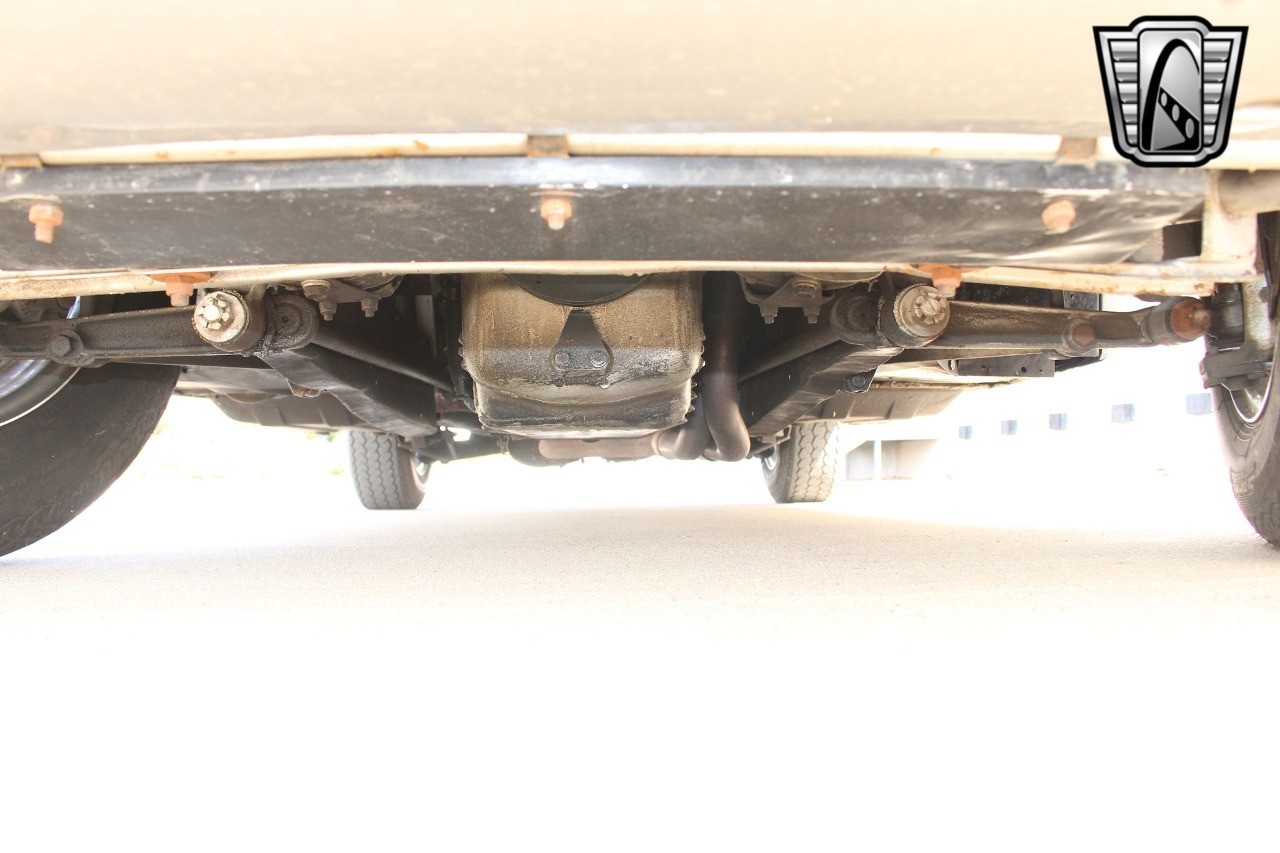 Jaguar-E-Type-1969-11