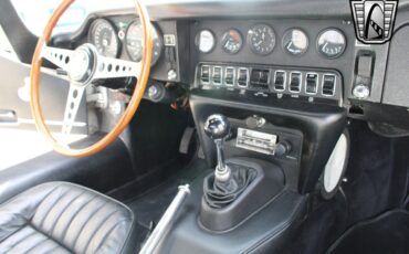 Jaguar-E-Type-1969-24