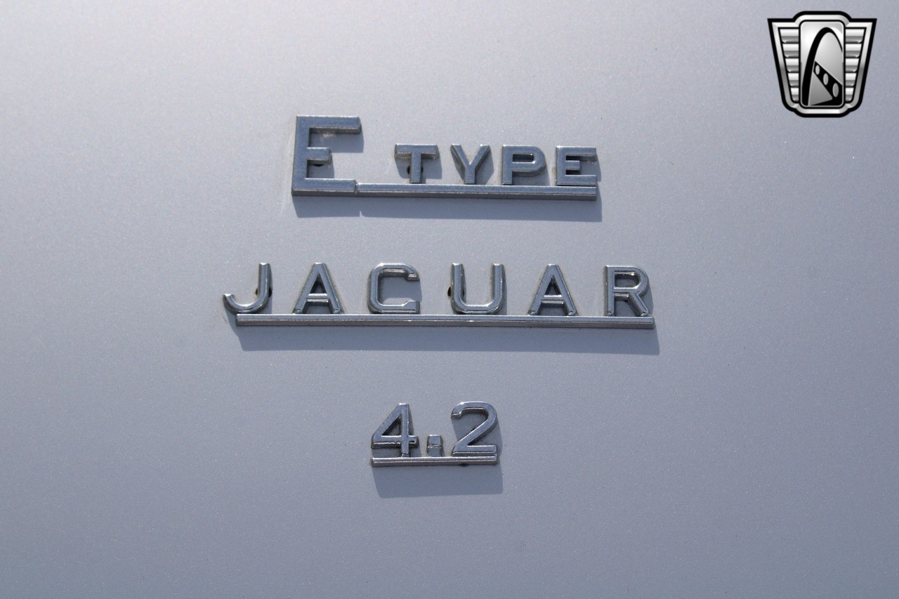 Jaguar-E-Type-1969-27