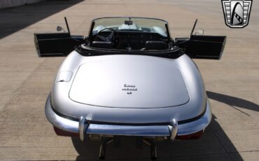 Jaguar-E-Type-1969-37
