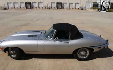 Jaguar-E-Type-1969-6