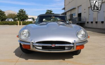 Jaguar-E-Type-1969-7
