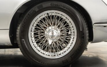 Jaguar-E-Type-1971-2D-Coupe-29