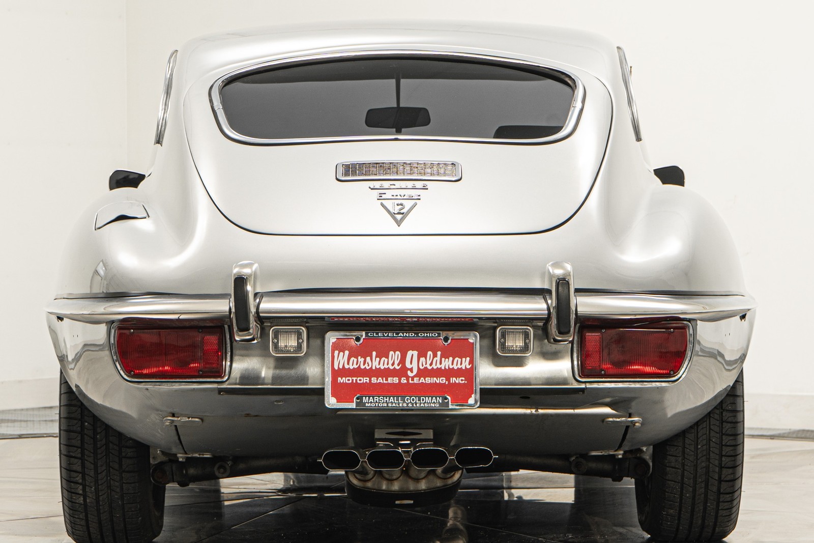 Jaguar-E-Type-1971-2D-Coupe-7