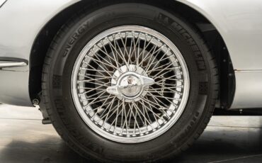 Jaguar-E-Type-1971-2D-Coupe-9