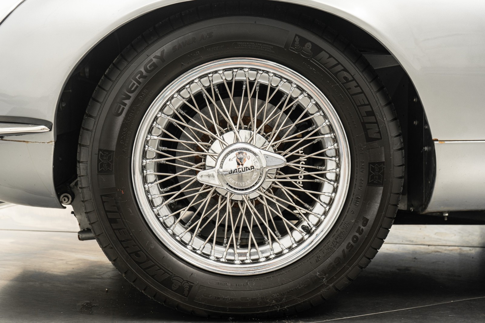 Jaguar-E-Type-1971-2D-Coupe-9