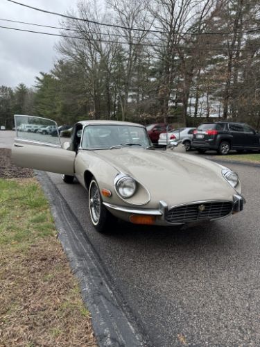 Jaguar-E-type-1972-11