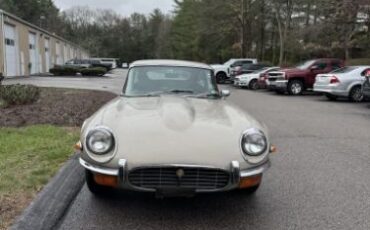 Jaguar-E-type-1972-13