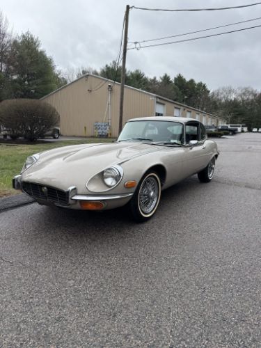 Jaguar-E-type-1972-15
