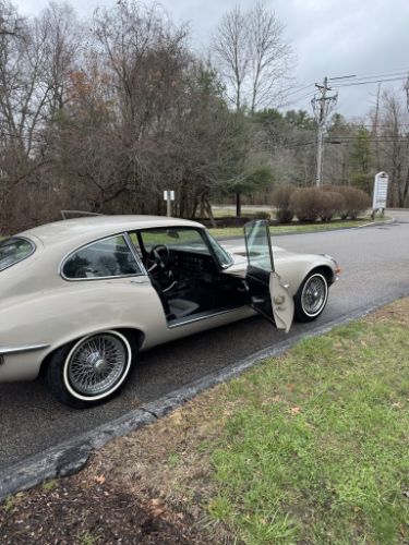 Jaguar-E-type-1972-24